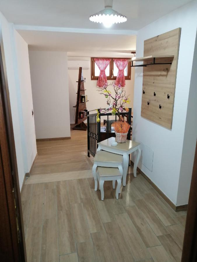 La Casa Del Borgo-Intero Appartamento Latina Exterior foto