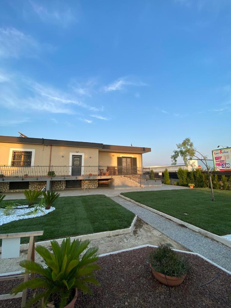 La Casa Del Borgo-Intero Appartamento Latina Exterior foto